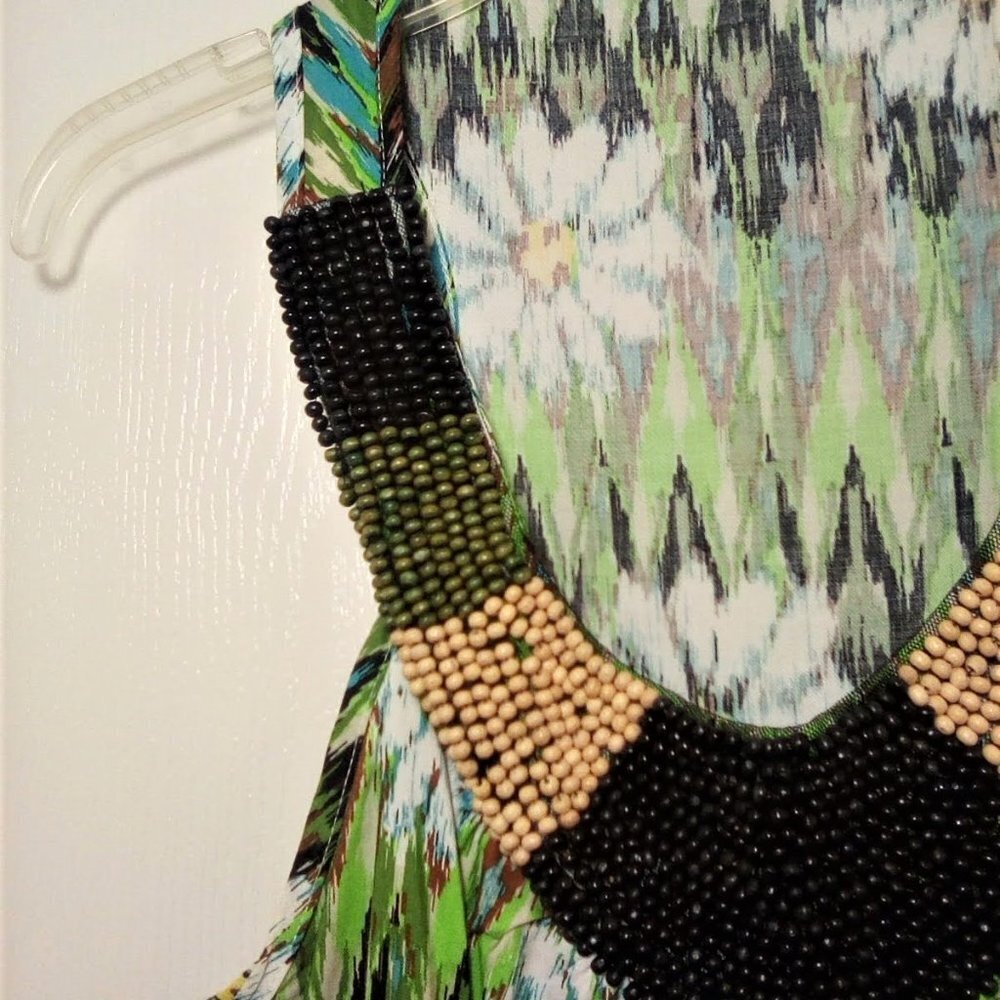 Green Floral Beaded Halter Style Top 1X - Picture 6 of 12